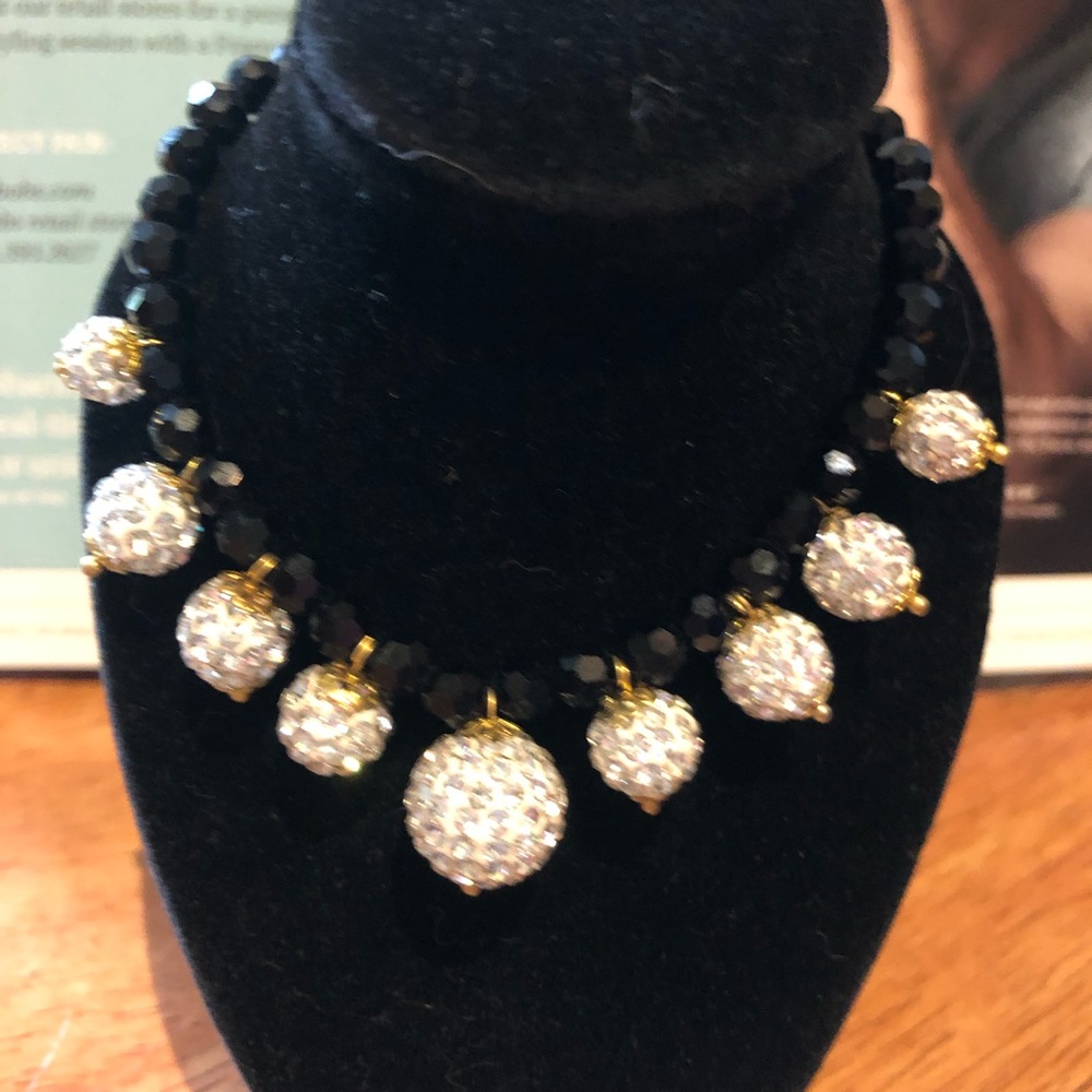 Stunning jeweled magnetic chocker
